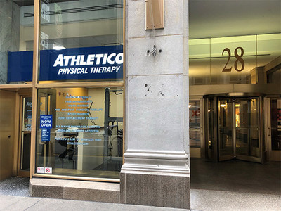 Athletico Daley Plaza – Clark & Washington is conveniently located in the southwest corner of Burnham Center, one block away from City Hall, the Daley Center and Chase Tower.