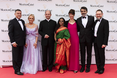 M & Mme Alzherra (Thales), Emmanuel Sprauel (President Angenieux), Modhura Plait, Severine Serrano (Angenieux), Rajiv Menon, Dominique Rouchon (Angenieux)@MCWB 2019