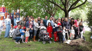 Le programme Un enfant, un arbre de Montréal-Nord bénéficie aux familles et à l'environnement depuis sept ans