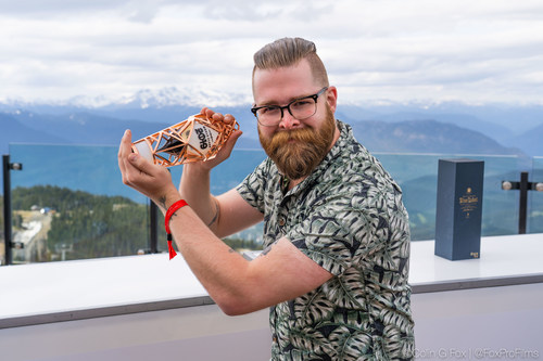 Diageo WORLD CLASS CANADA crowns Jeff Savage from Vancouver, British Columbia as its Bartender of the Year 2019. (CNW Group/Diageo Canada)