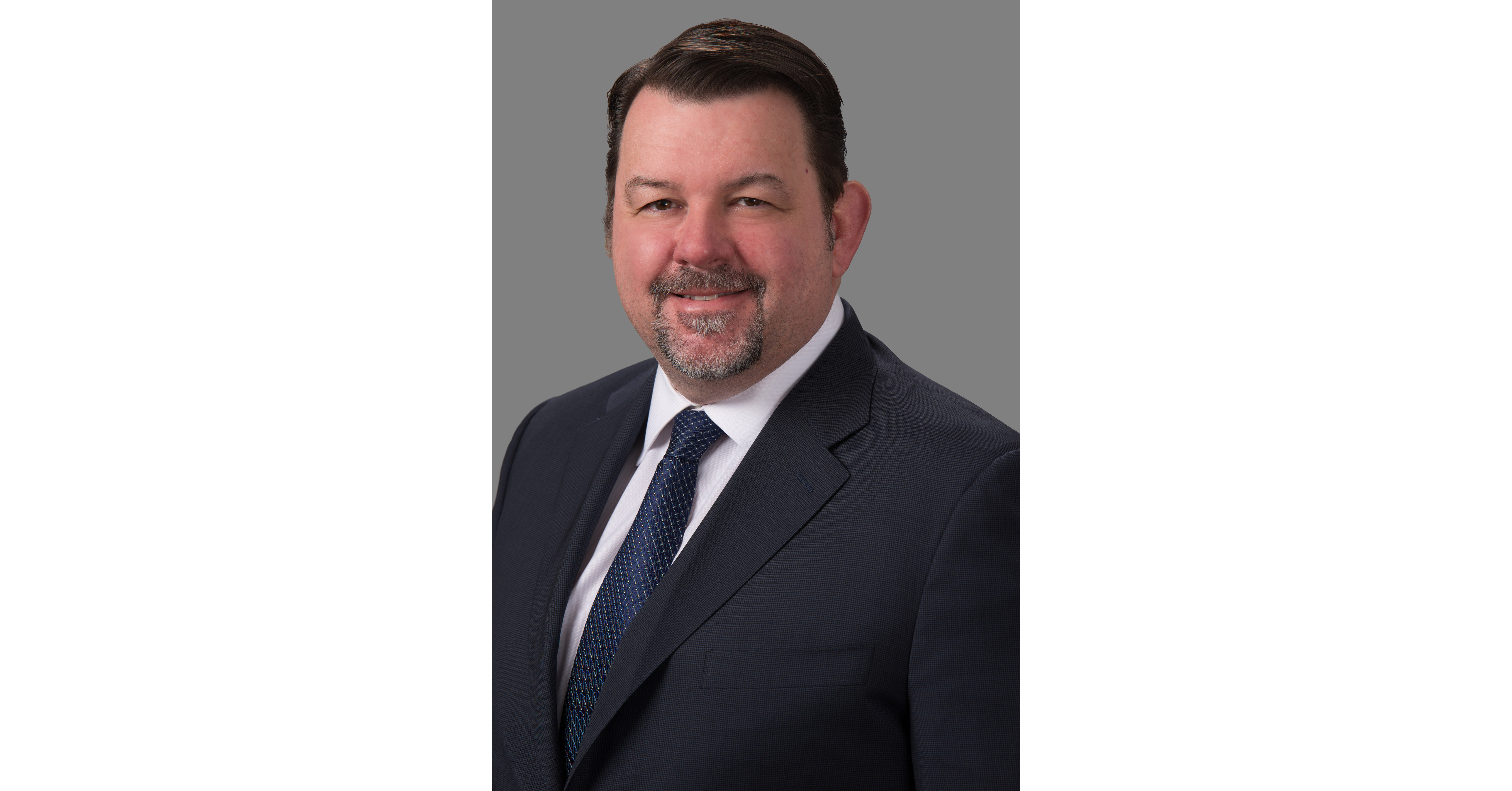 Henniges Automotive contrata a L. Brooks Mallard como director financiero