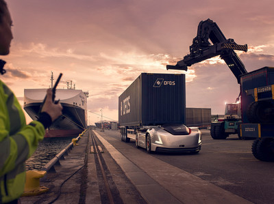 Volvo Trucks’ autonomous and electric vehicle Vera is getting ready for a first assignment: the transportation of goods in a connected and repetitive flow from a DFDS’ logistics centre to a port terminal. The new collaboration is a first step towards implementing Vera in a real transport operation and develop her potential for other similar assignments.
