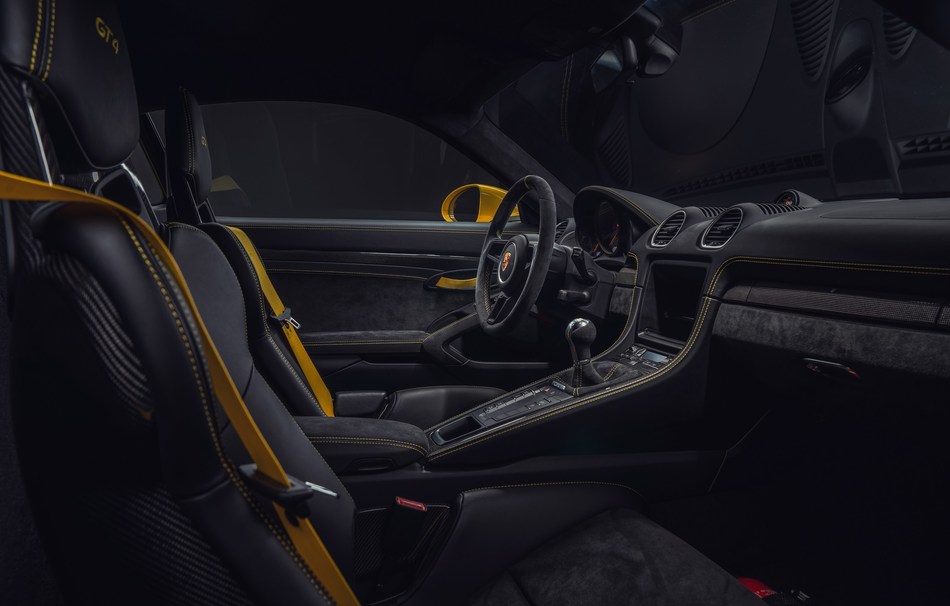 718 Cayman GT4