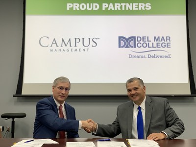 Campus Management CEO Jim Milton (L) and Del Mar College President and CEO Dr. Mark Escamilla (R) sign a partnership agreement to empower students through technology.