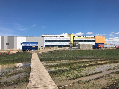 Aurora Polaris, a 300,000 square foot Centre of Excellence for value-add products, packaging and international logistics at the Edmonton International Airport. Polaris is anticipated to be fully operational by the end of 2019. Initial operations will commence in October 2019. (CNW Group/Aurora Cannabis Inc.)