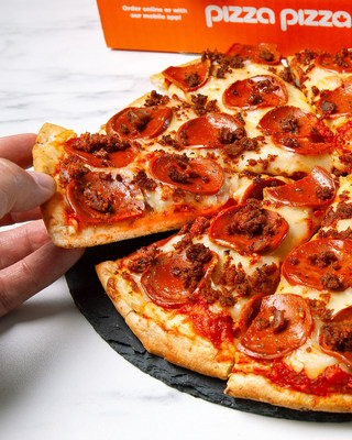 Ds aujourd'hui, les clients de Pizza Pizza pourront commander la pizza super vg et personnaliser leurs commandes avec deux toutes nouvelles garnitures aux protines vgtales (Groupe CNW/Pizza Pizza Limited)