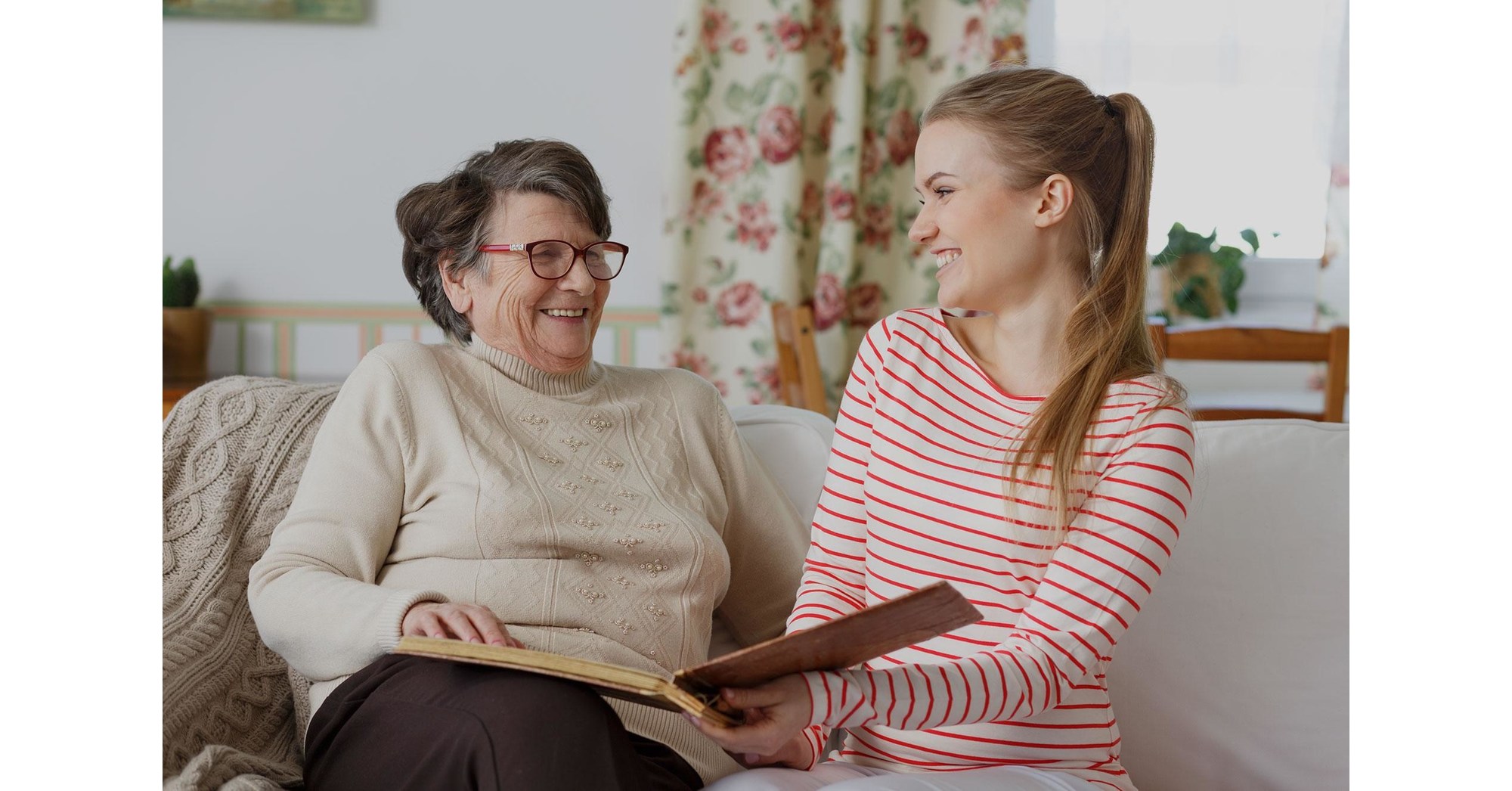 Ann visited her grandma. Бабушка смеётся с книгой. Grandma laughing stock. Бабушка смеется над стрессом. Бабушка смеется за книгой.