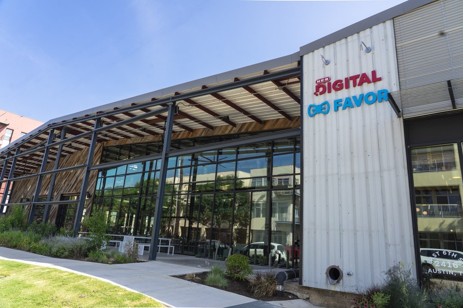 The Eastside Tech Hub in Austin, Texas is a state-of-the-art, 81,000-square-foot office, for H-E-B’s Austin-based H-E-B Digital Partners (employees), as well as the new headquarters for Favor, the Austin-based on-demand delivery company that is a wholly-owned subsidiary of H-E-B. H-E-B and Favor worked with IA Interior Architects to fully customize the recently renovated warehouse.