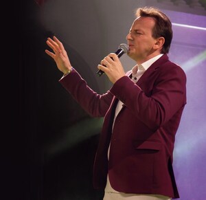 Padre Ezequiel Dal Pozzo lança turnê "DESPERTAR"