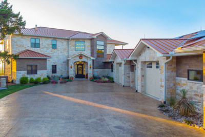 NUDURA Karnavas Residence - A large residential project in Cedar Hill, Texas, took first in its class in the annual ICF Builder Awards. Completed last November, the home wowed the judges with the technical complexity of the build, dramatic energy efficiency and challenges the team overcame on the build site. (CNW Group/NUDURA)