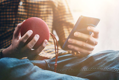 Smart speaker penetration has doubled over the past year with 19% of Canadians owning one.  Find out the most recent Spring 2019 results today! (CNW Group/The Media Technology Monitor (MTM))