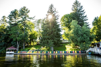 Porter Airlines celebrated its first flight to Ontario’s ‘cottage country’ today with its inaugural flight to Muskoka, one of the world’s iconic summer retreats. (CNW Group/Porter Airlines)