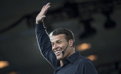 Tony Robbins (PRNewsfoto/Tony Robbins)