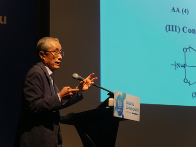 Dr. Yeon Soo Son, Technical Adviser for Hyundai Bioscience, giving a presentation of 'Next Generation Drug Delivery System - NOAEL Cancer Therapy,&rsquo; explaining features and advantages of the anti-cancer therapy at the &lsquo;2019 Global Bio Conference (GBC)&rsquo;.