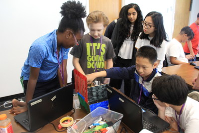 Middle school students learn smart-cities technology at #STEMnow at the NYU Tandon School of Engineering