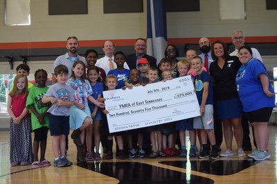 SunTrust Foundation presents $275,000 grant to YMCA of East Tennessee to support youth development programs.