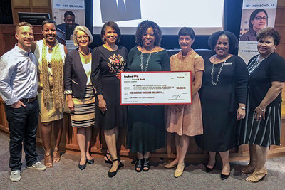 (From left) Patrick Hackett, JumpStart Inclusion Intern; Nicole Sims, JumpStart Partner of Inclusion Initiatives; Karen Mozenter, CEO, Jewish Family Services; Gloria Ware, Director, KeyBank Center for Technology, Innovation & Inclusive Growth; Toni Cunningham, Managing Director, Per Scholas Columbus; Melissa Ingwersen, Central Ohio District President, KeyBank; Stacy Thompson, VP, Corporate Responsibility Officer, KeyBank; Julia Carter, Assistant Director, City of Columbus, Dept of Neighborhoods.