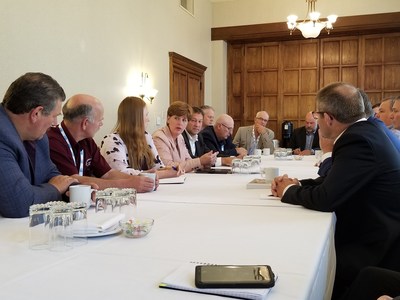 The Honourable Marie-Claude Bibeau, Minister of Agriculture and Agri-Food meets with dairy producers at the Dairy Farmers of Canada Annual General Meeting in Saskatoon. (CNW Group/Agriculture and Agri-Food Canada)