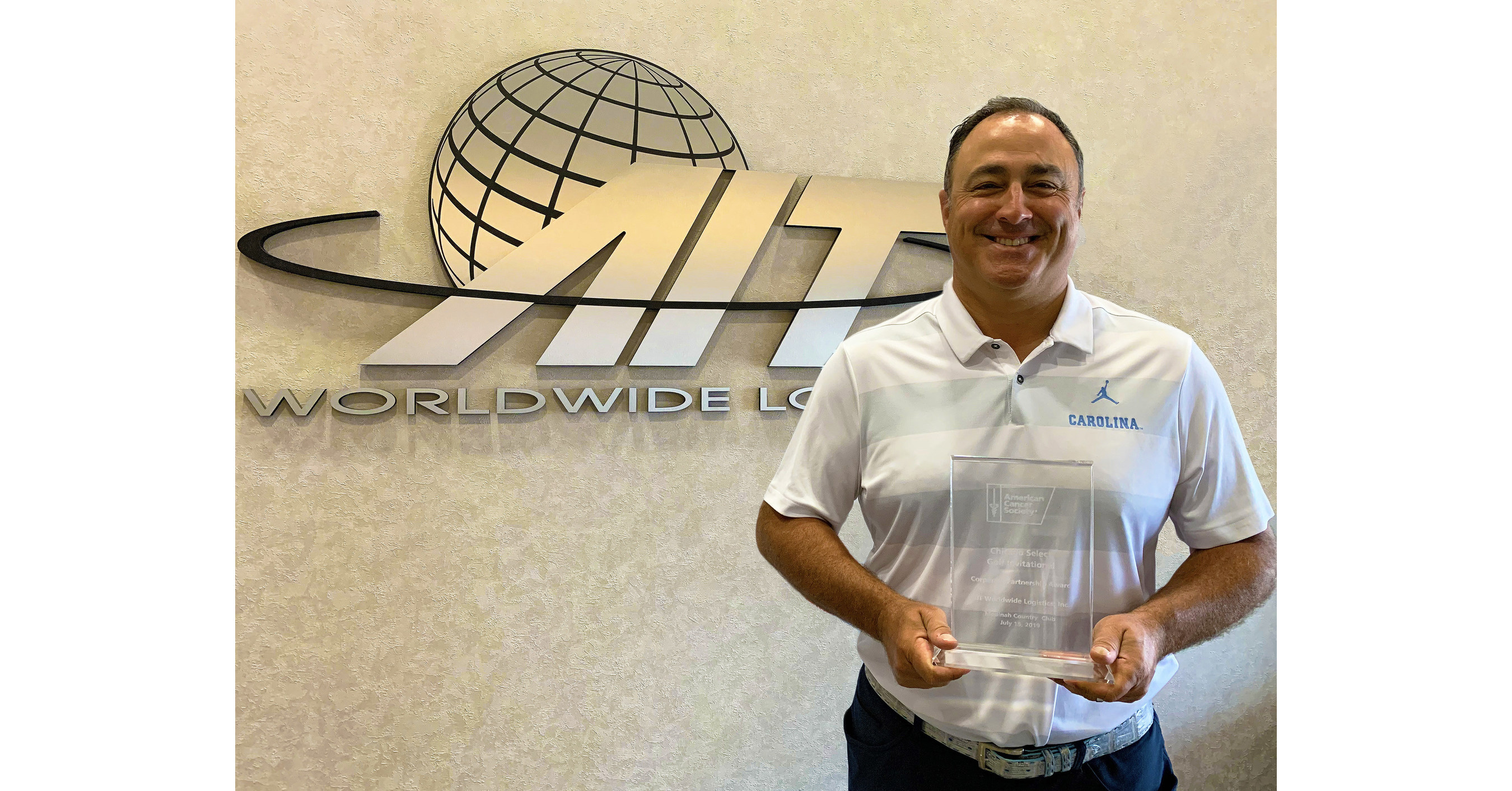 President and CEO, Vaughn Moore, accepts American Cancer Society award