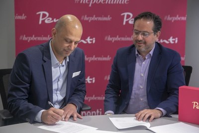 My Size CEO Ronen Luzon and Penti Giyim’s CEO Mert Karaibrahimoğlu sign licensing agreement for MySizeID