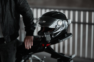 argon motorcycle helmet AERON GP Full Carbon Carbon Anthracite Carbon Shark Helmets Reduces peak brain rotational acceleration by up to 40% Whyre Introduces Argon Transform -