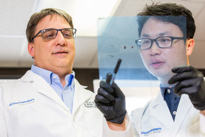 Dr. W. Lee Kraus with Dr. Dae-Seok Kim Dr. W. Lee Kraus with Dr. Dae-Seok Kim
