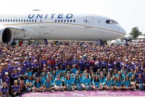All-female United crew flies a Boeing 787-8 Dreamliner, with almost 100 women, to EAA AirVenture in Oshkosh, WI