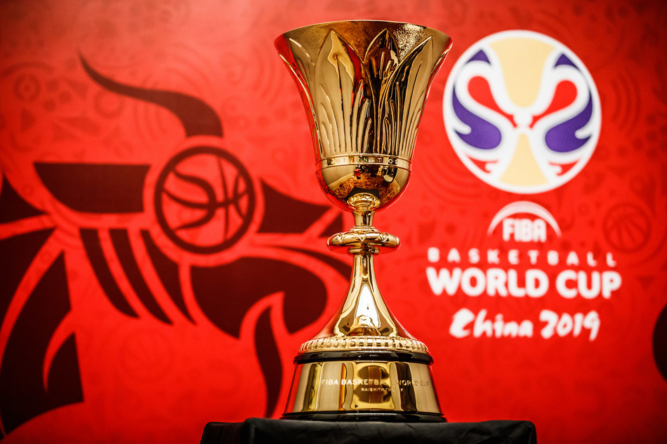 The 2019 FIBA World Cup trophy. (CNW Group/GLORY)