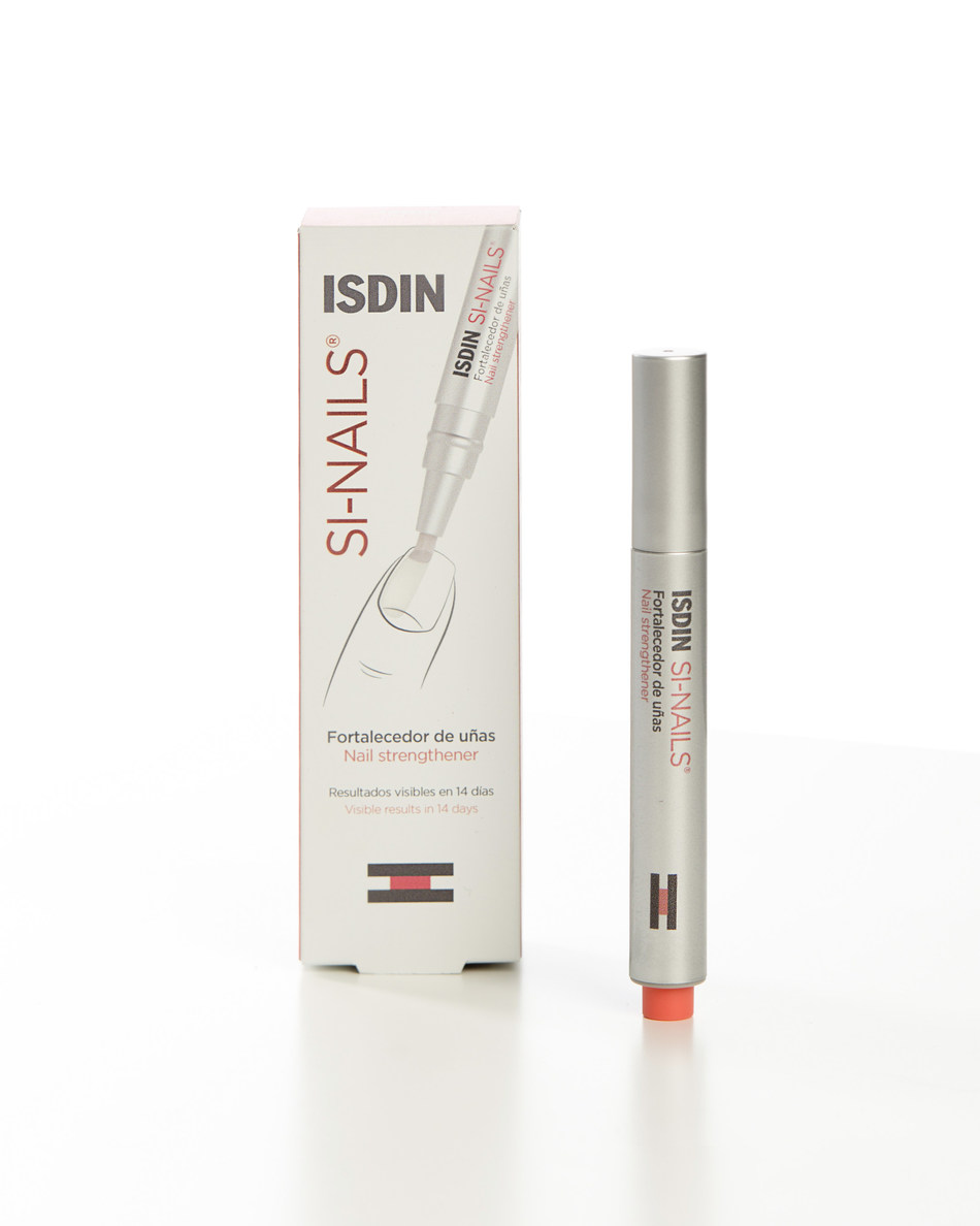 Click Your Way To Perfect Nails With The New ISDIN SiNails