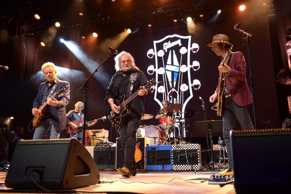 Lee Roy Parnell, Ray Wylie Hubbard and Aaron Lee Tasjan jam.