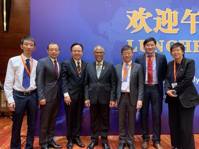 4th from left is Mr. Masagos Zulkifli, Minister for the Environment and Water Resources of Singapore and Co-Chairman of SLETC, 2nd from left is Mr. Frank Wang, Chairman of Biosyngen, 3rd from right is Dr. Victor Li, CEO of Biosyngen. 4th from left is Mr. Masagos Zulkifli, Minister for the Environment and Water Resources of Singapore and Co-Chairman of SLETC, 2nd from left is Mr. Frank Wang, Chairman of Biosyngen, 3rd from right is Dr. Victor Li, CEO of Biosyngen.