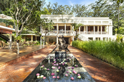 FCC Resort Angkor Resort by Avani- Mansion Exterior with Hanuman Statue