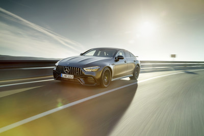 In July, Mercedes-Benz Canada retailed 3,507 passenger vehicles, including 1,685 cars and 1,822 SUVs. (CNW Group/Mercedes-Benz Canada Inc.)