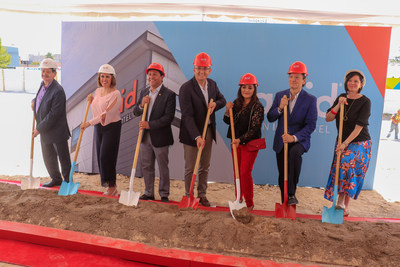 Leaders from IHG and owners of the new Fresnillo avid hotels location, Mexico-based Operadora MBA, celebrate the brand's entrance into the Mexican market. Accelerating growth internationally is key to the brand's overall expansion, and this first avid hotels location outside of the U.S. is expected to open in spring of 2020.