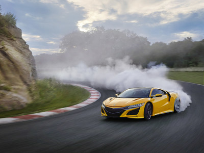 2020 Acura NSX Debuts Indy Yellow Pearl Heritage Color at Monterey Car Week