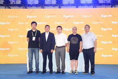 Mr. Wang Yanfeng, General Manager of Sogou’s Voice Interaction Technology Center, and representatives of Xinhua News Agency, Migu and Zhangyue at the signing ceremony during COL+ 2019
