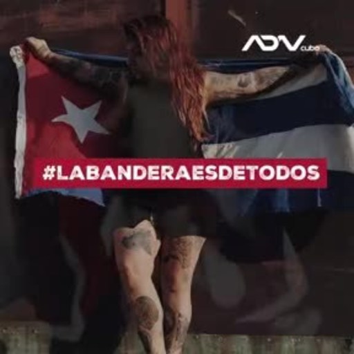 Usted puede ir a la cárcel en Cuba por llevar la bandera cubana sobre los hombros
