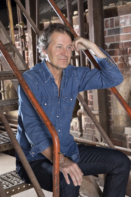 Jim Cuddy joins Michael Moore as moderator on his three-city Ontario tour this September (CNW Group/UP Next PR)