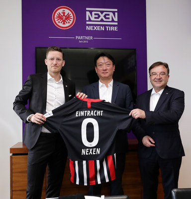 Arnfried Lemmle, the Head of Department Sales & Marketing at Eintracht Frankfurt Fussball AG, John Bosco Kim, Chief of Sales and Marketing NEXEN TIR Europe s.r.o. and Peter Gulow, the Managing Director of NEXEN TIRE Germany came together for a signing ceremony for Nexen Tire and Eintracht Frankfurt sponsorship renewal. 