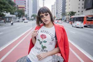 Conheça Thamires Ximenes, digital influencer, que vem se destacacando no mundo digital