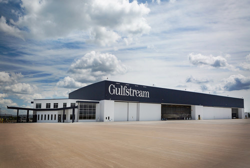 Gulfstream's expanded facility in Appleton, Wisconsin.  The $40 million, 190,000 square-foot building can accommodate 12 Gulfstream G650ER aircraft and employs more than 100 people. (Gulfstream photo)