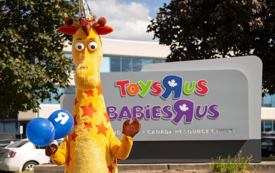 Toys"R"Us Canada marks Geoffrey the Giraffe's birthday with huge