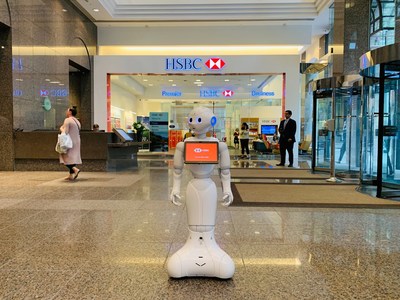 HSBC Bank Canada’s new Client Experience Ambassador at the bank’s 70 York Street branch.  HSBC is the first major bank in Canada to deploy Pepper. (CNW Group/HSBC Bank Canada)