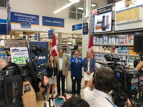 Lowe’s Canada announces that starting today, its Lowe’s, corporate RONA and Reno-Depot stores across Ontario will offer 25% (up to 500$) off the purchase price of a selection of energy saving products in store. This discount is being offered pursuant to the new Energy Rebates Saving program. The announcement was made in the presence of Carol Crystal, Merchandising Vice-President at Lowe’s Canada, Ali Ehsassi, Member of Parliament for Willowdale, Bill Goguen, Regional Vice-President of Operations at Lowe’s Canada and federal Minister of Environment and Climate Change, the Honourable Catherine McKenna. (CNW Group/Lowe's Canada)