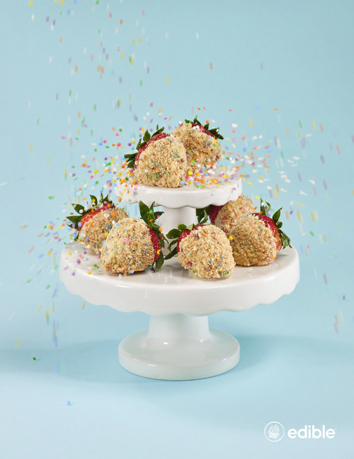 As part of their new birthday collection, Edible Arrangements offers the Happy Birthday Box featuring NEW Confetti Berries.