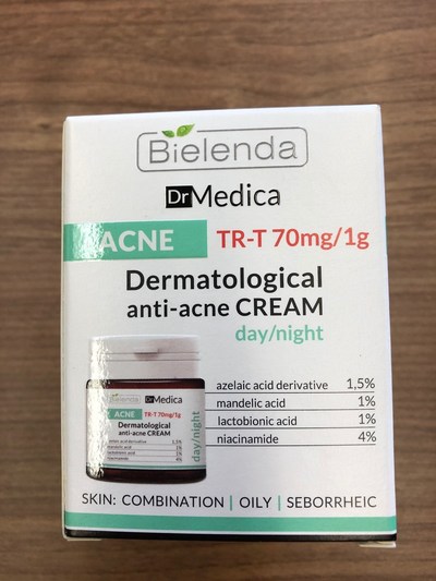 Bielenda Dr. Medica dermatological anti-acne day/night cream (CNW Group/Health Canada)