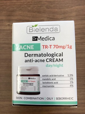Crme contre l'acn pour le jour et la nuit Bielenda Dr. Medica (Groupe CNW/Sant Canada)