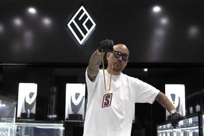 The hand-crafted chain by Ben Baller features a pendant with more than 47 carats of brilliant-cut diamonds, blue sapphires and red rubies, highlighting the “S” from the iconic brand’s logo.  Each week during the NFL season, the chain will be passed from one player to another player, who has not only shown hunger for more with a huge game or play on the field, but who is also driven to do more off the field.