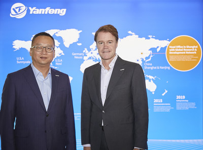 Yanfeng combines its global R&D activities for interior, seating, electronics, safety and exteriors in the new unit Yanfeng Technology (YFT) for the implementation of his Smart Cabin vision. From left to right: Ni Jiawen, Yanfeng Executive Committee member and CEO for YFT and Han Hendriks, CTO for YFT, in front of the Smart Cabin concept XiM20 at the European premiere in Stuttgart.