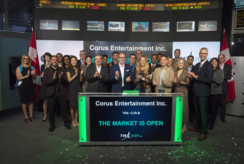 Corus President & CEO Doug Murphy joined by Heather Shaw, Executive Chair and John Gossling, EVP and Chief Financial Officer alongside Corus representatives including ET Canada’s Carlos Bustamante, as the company celebrates 20 years as a listed company on the Toronto Stock Exchange. (CNW Group/Corus Entertainment Inc.)